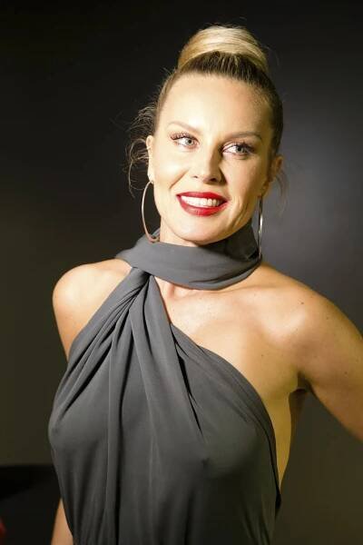 Krainová zhypnotizovala manžela: Karel Vágner nespustil oči z modelčina sexy výstřihu