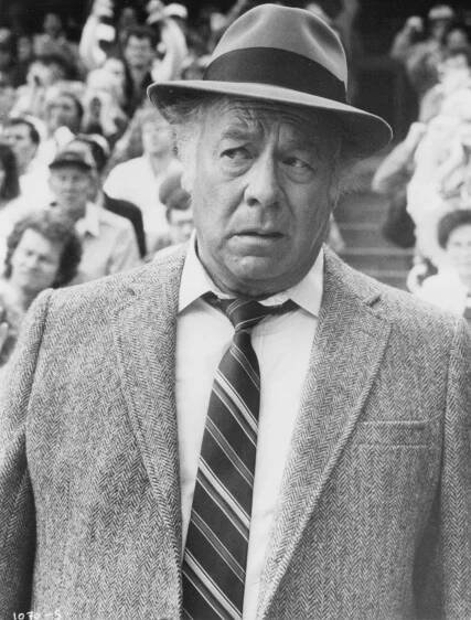 George Kennedy in Bláznivá střela (1988)