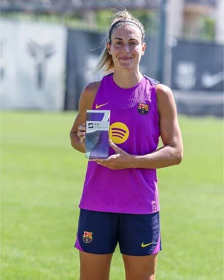 Alexia Putellas, Barcelona, Player of the season trophy