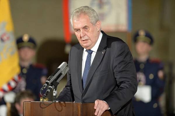 Zeman ocenil 29 lidí - Koháka, Bohdalovou či Grégra