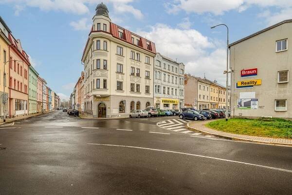 Prodej nájemního domu, 802 m², Sokolov, ul. Nádražní - Vladimír Růžička - realitní makléř pro Karlovy Vary, Sokolov a Cheb