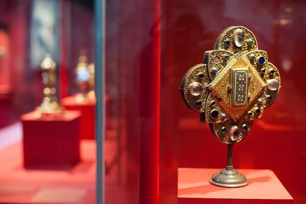 Jewelry, Musee National du Moyen-Age, Paris, France