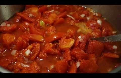 Výroba domácí rajčatové omáčky PASSATA MARCI DI POMODORO