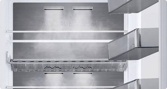 Zadní kovová deska Metal Cooling u chladničky SAMSUNG RB38C7B6AB1/EF_04