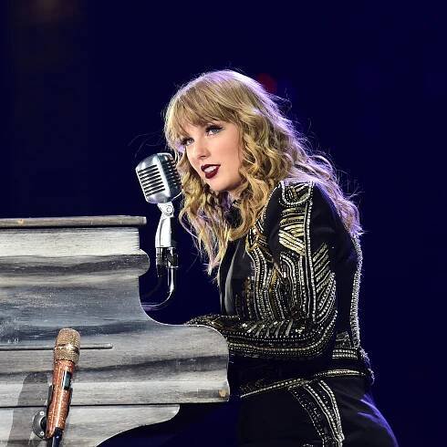 Taylor Swift’s “Look What You Made Me Do (Taylor’s Version)” Airs on The Handmaid’s Tale