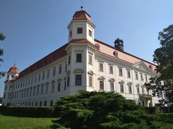 Zámek Holešov • vychodni-morava.cz