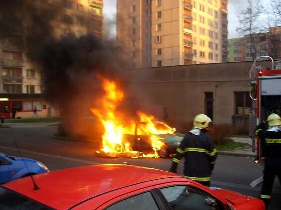 Požár v Havířově zničil automobil