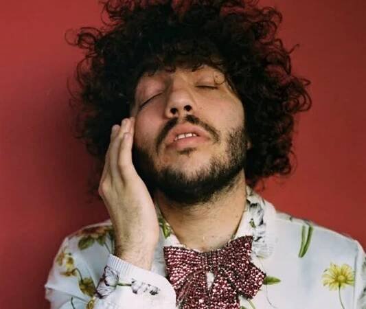 Kdo je Benny Blanco a proč ho vlastně (ne)známe? - Houpací Osel
