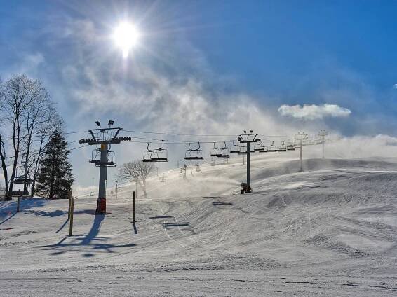 The best snowboarding and skiing resorts near Chicago