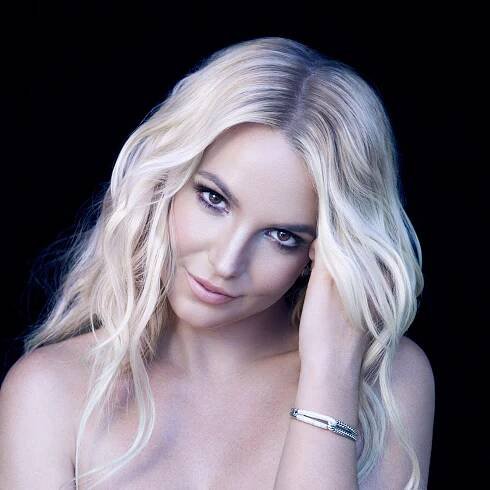See Britney Spears’ chic Versace wedding gown (and reception dress)