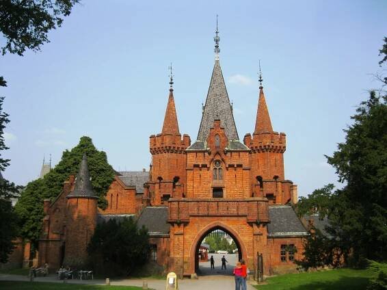 Soubor:Zámek Hradec nad Moravicí; Červený zámek.JPG – Wikipedie