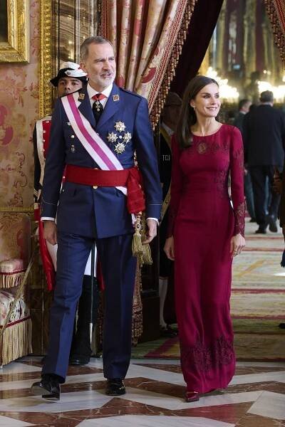 King Felipe VI of Spain and Queen Letizia of Spain attend the New Year Military parade celebration at the Royal Palace on January 06, 2023 in Madrid, Spain (Carlos Alvarez/Getty Images)