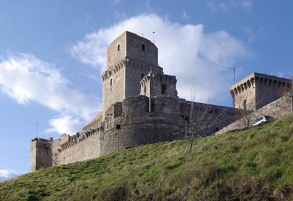 Rocca Maggiore – Wikipedia