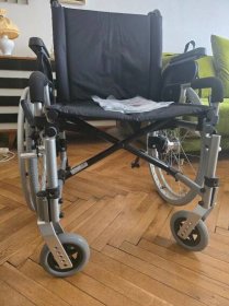 Invalidní vozík - Lékárna a zdraví
