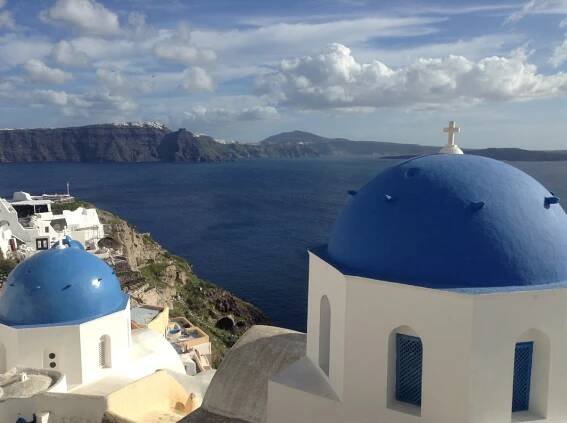 Throwback – Santorini memories – Joythewanderer