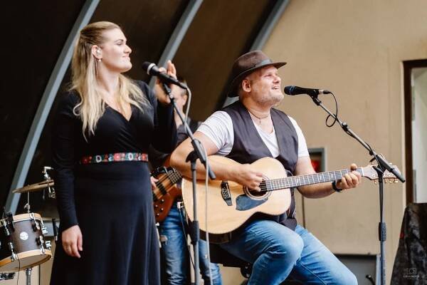 Radim Flender a Gabriela Stejskalová » Kulturní centrum Česká Třebová