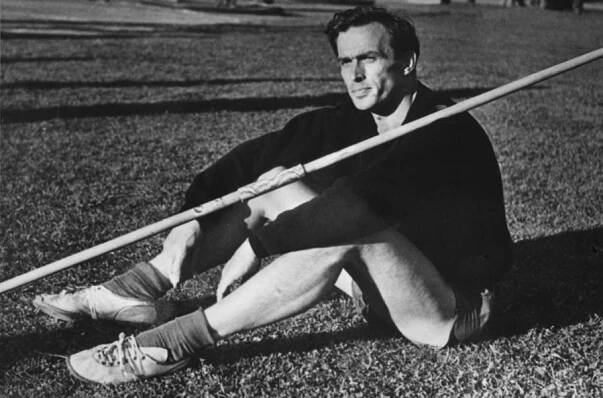 Střílení živých holubů a plavání přes překážky: Historie olympiády zná řadu bláznivých disciplín | 100+1 zahraniční zajímavost