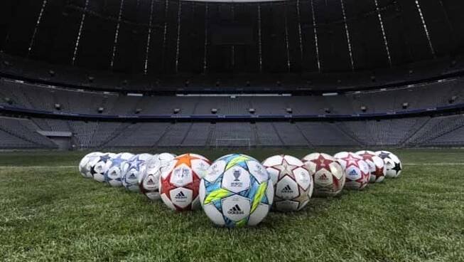 Liga mistrů UEFA - stadion v noci