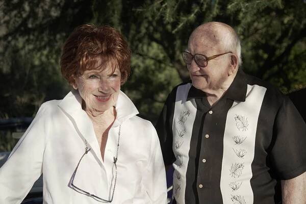 Edward Asner and Marion Ross in Senior Entourage (2021)