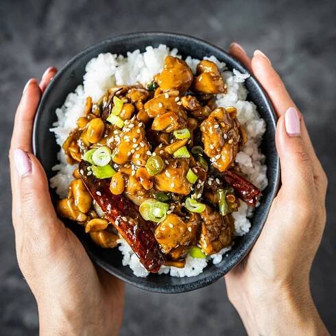 Žádná zbytečná zelenina, žádné dlouhé vaření. Naučte se excelentní kung pao | Forbes