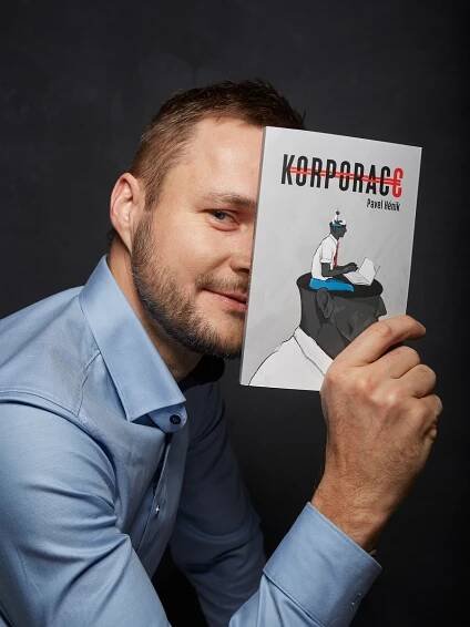 Pavel Hénik: Dialogy si čtu nahlas a zkoumám jak mi to „leze z pusy ven“