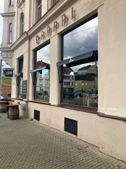 Výklopné markýzy RIMINI PLUS, RESTAURACE DRÁPAL OLOMOUC