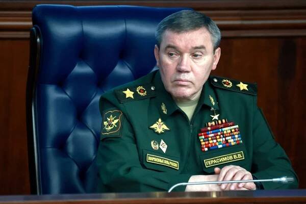 Gerasimov selhal ve velení Rusů, dosáhl nepatrných úspěchů za cenu velkých obětí, tvrdí Londýn