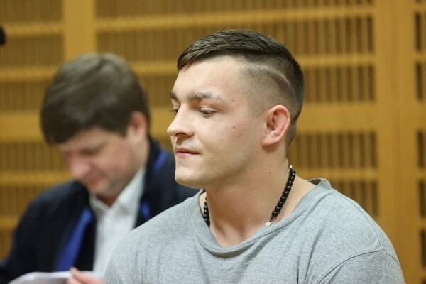 Tadeáš „Mawar" Růžička (27) u soudu: K smrti vyděšený mladík v trenýrkách se krčil před jeho kumpány v křoví?