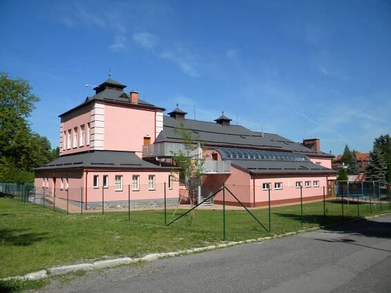 Sokolovna after repair by rattle