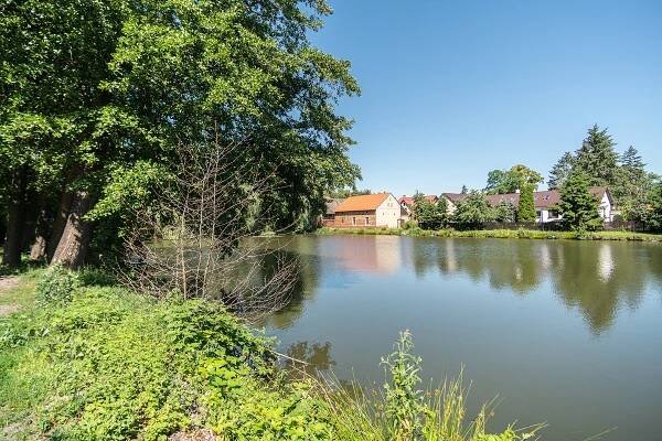 PRODÁNO 2021, Prodej hezkého bytu 4+kk o výměře 134 m2, balkon 5m2, terasa 8 m2, 2 garážová stání, Újezd u Průhonic | I