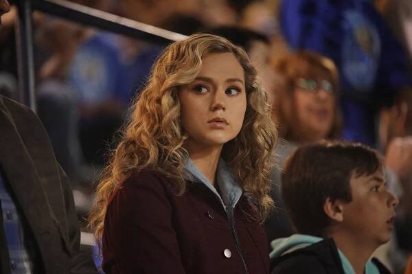 Stargirl - Shiv, Part One - Z filmu - Brec Bassinger, Trae Romano