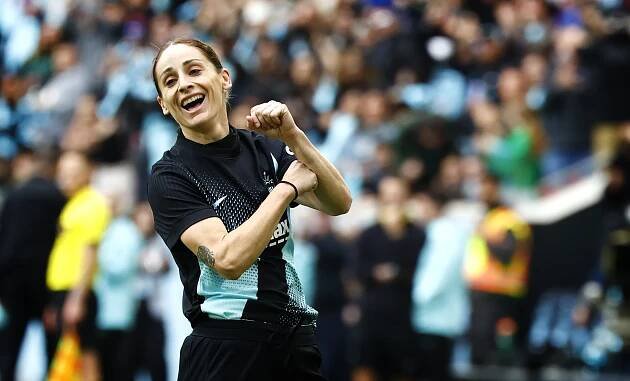  Gotham FC forward Esther González (9) reacts after scoring a goal against the North Carolina Courage during the first half of an NWSL soccer game, Sunday, April 13, 2025 in Harrison, N.J.