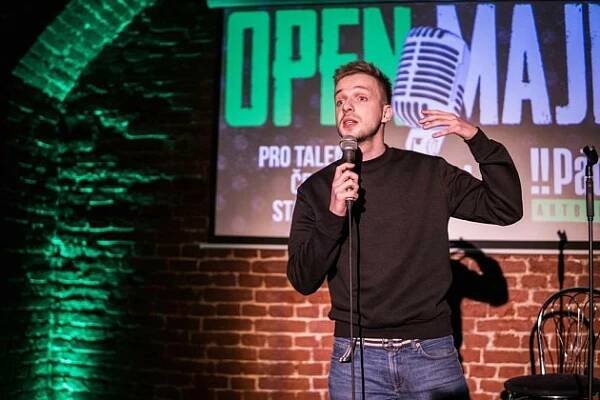 Historkou, jak málem skončil na doživotí v mexickém vězení, pobavil stand-up komik Libor Macháček už stovky Jihomoravanů.
