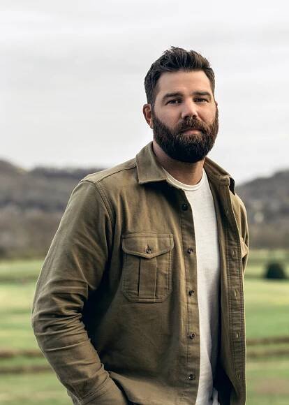 Jordan Davis Breaks Out From the Crowd in Country Music