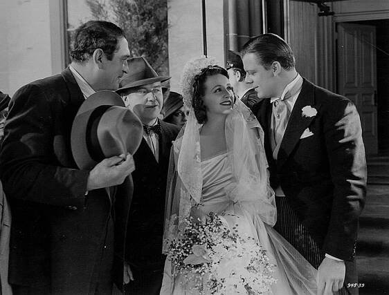Victor McLaglen, William Frawley, Constance Moore, Donald Briggs - Ex-Champ - Z filmu