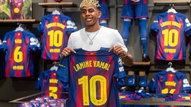 Lamine Yamal Inherits Barcelona’s Iconic No.10 — and Celebrates It With an Audemars Piguet Royal Oak