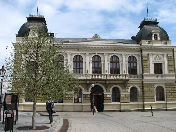 File:Mestsky dom.JPG - Wikimedia Commons