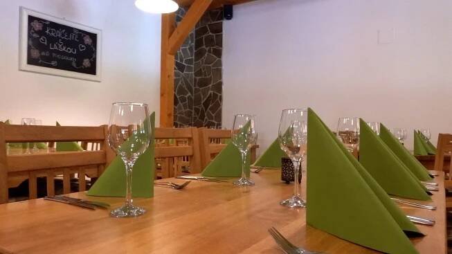 RESTAURACE - Penzion Pod Břesteckou skalou