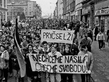 Sametová revoluce na Táborsku. Takhle před 34 lety vyrazili lidé do ulic