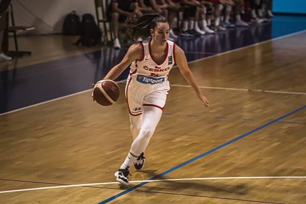 Basketbalová reprezentantka Sklenářová odešla z USK do Žabin