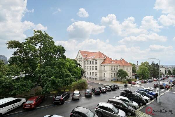 Pronájem bytu 2+1 Hollarovo náměstí, Praha 3 - Vinohrady | Quantum reality