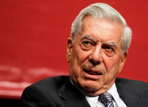 Peruvian-born literature Nobel laureate Vargas Llosa attends a conference with students in Monterrey