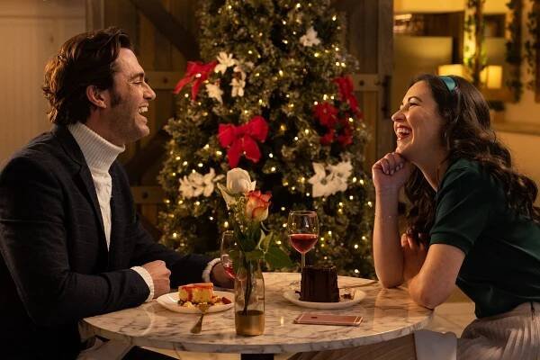 A Christmas Frequency - Z filmu - Jonathan Stoddard, Ansley Gordon