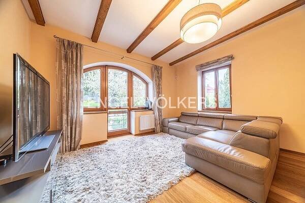 Pronájem vily 392 m², pozemek 1033 m², Pod svahem, Praha - Braník