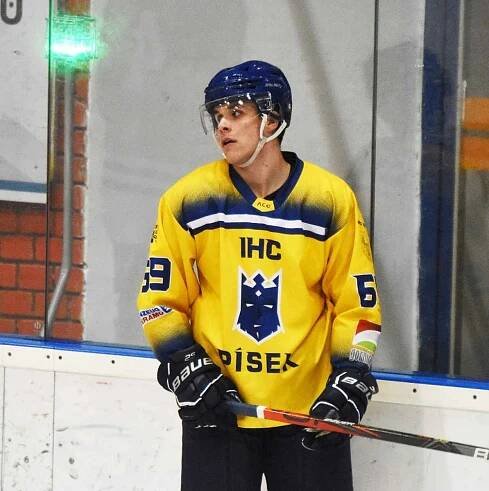 II. liga ledního hokeje: IHC Králové Písek - HC Klatovy 4:5.