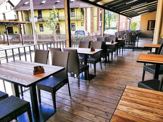 Kartáč restaurace Mariánské Hory