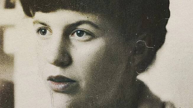 ŽENA-IN - Nejdřív spalující vášeň a bouřlivý vztah, následně nevěra, deprese, úzkosti a pak smutný konec nadané básnířky a prozaičky, nositelky Pulitzerovy ceny