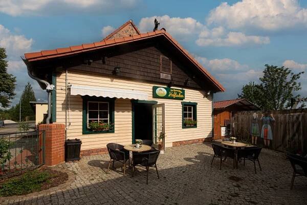 Raddusch im Spreewald Slawenburg Kahnfahrten Unterkünfte Wandertouren