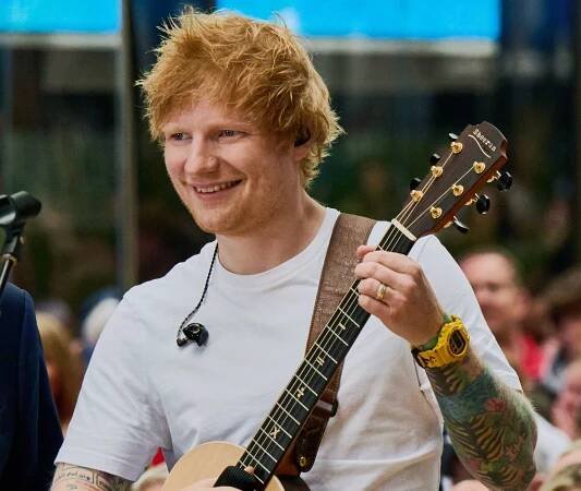 Splnil si velký sen: Ed Sheeran koncertoval se svým největším vzorem - Expres FM