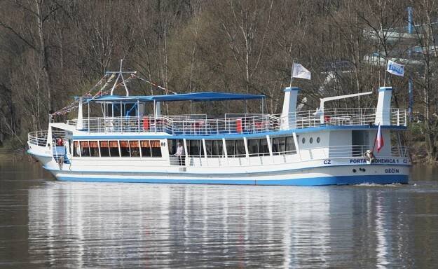 Loď Porta Bohemica svezla po Labi dvojnásobně turistů